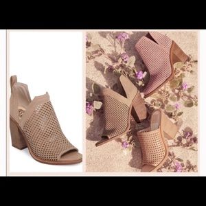 ISO!!!  Vince Camuto Kensa size 8